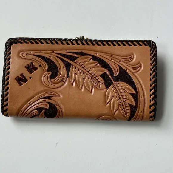 Vintage Leather Embossed Wallet - Picture 1 of 5